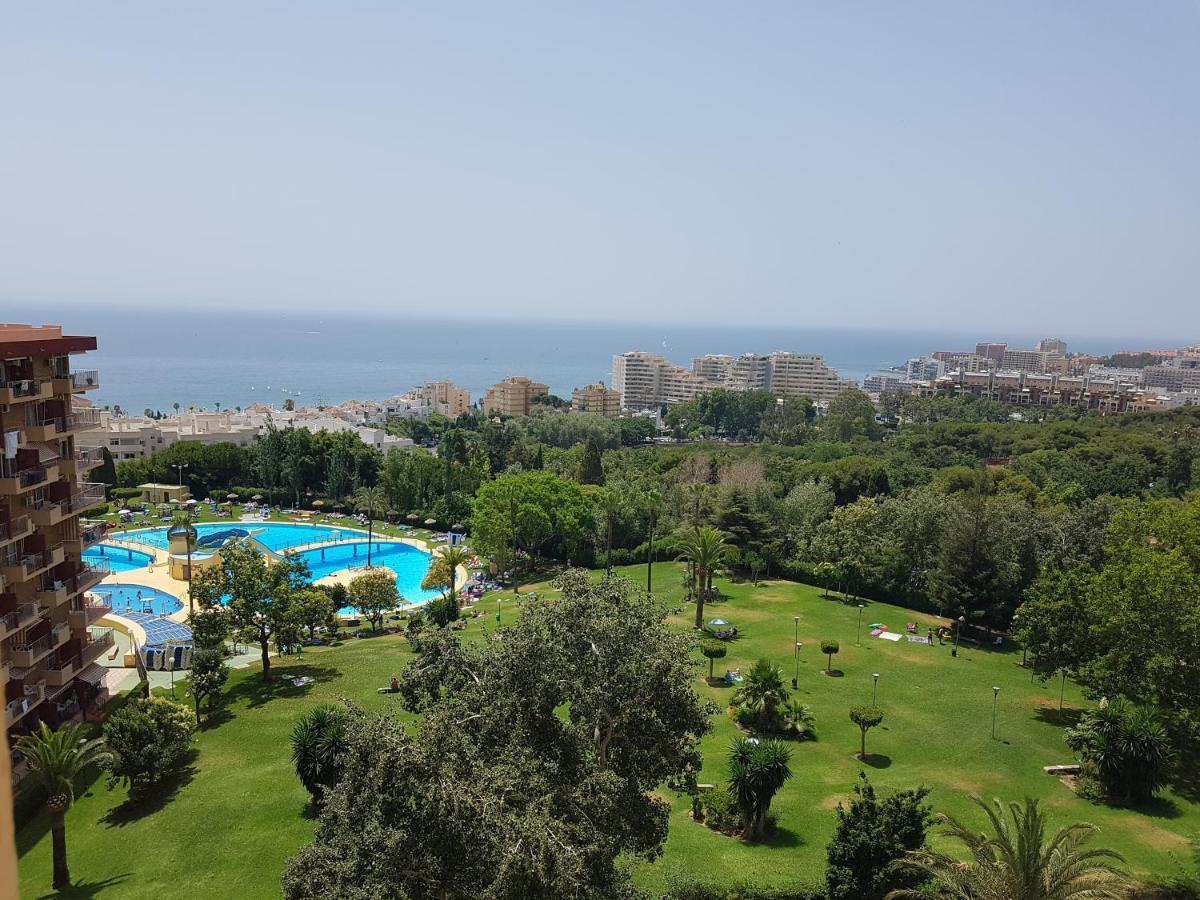 Acogedor,Apartamento.Piscina, Vistas, Terraza Benalmadena Bagian luar foto