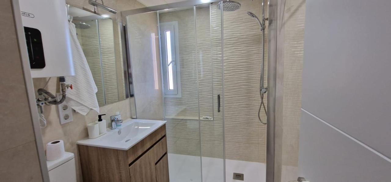 Acogedor,Apartamento.Piscina, Vistas, Terraza Benalmadena Bagian luar foto