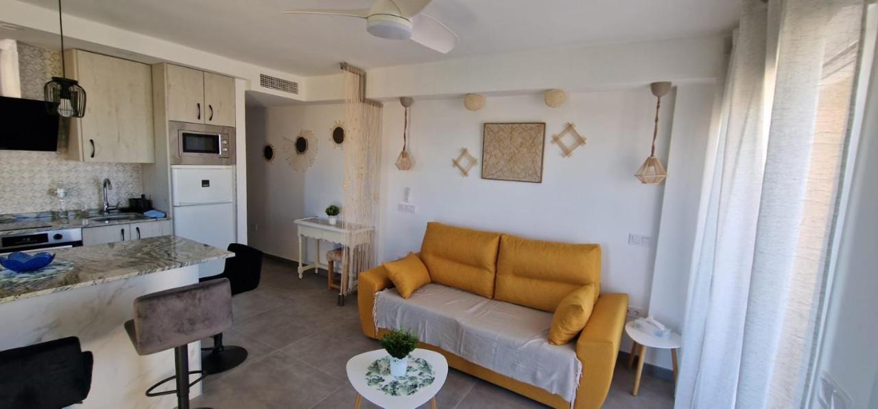 Acogedor,Apartamento.Piscina, Vistas, Terraza Benalmadena Bagian luar foto