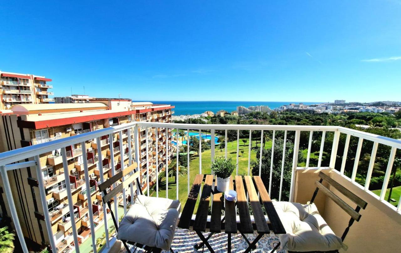 Acogedor,Apartamento.Piscina, Vistas, Terraza Benalmadena Bagian luar foto
